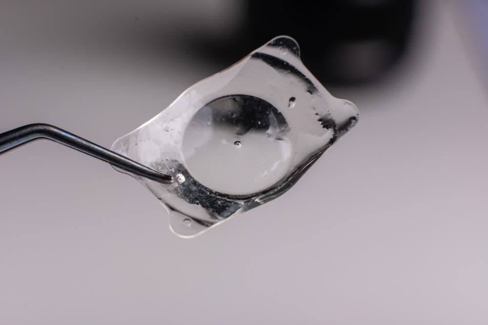 Implante de lentes acomodativas
